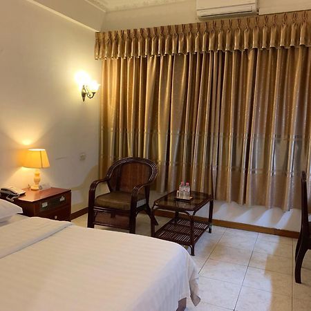 Chung Hsin Hotel 中信酒店 プノンペン エクステリア 写真
